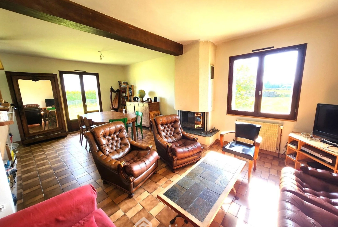 Maison 104m² à vendre à Pleumeur-Bodou avec grand terrain arboré 