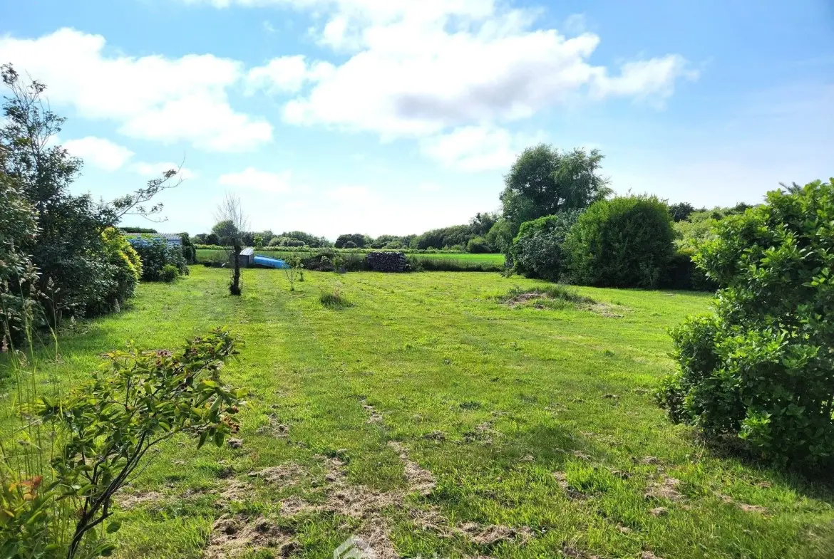 Maison 104m² à vendre à Pleumeur-Bodou avec grand terrain arboré 
