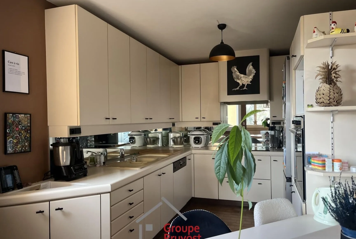 Appartement spacieux de 112 m² avec 4 chambres à Villefranche-sur-Saône 