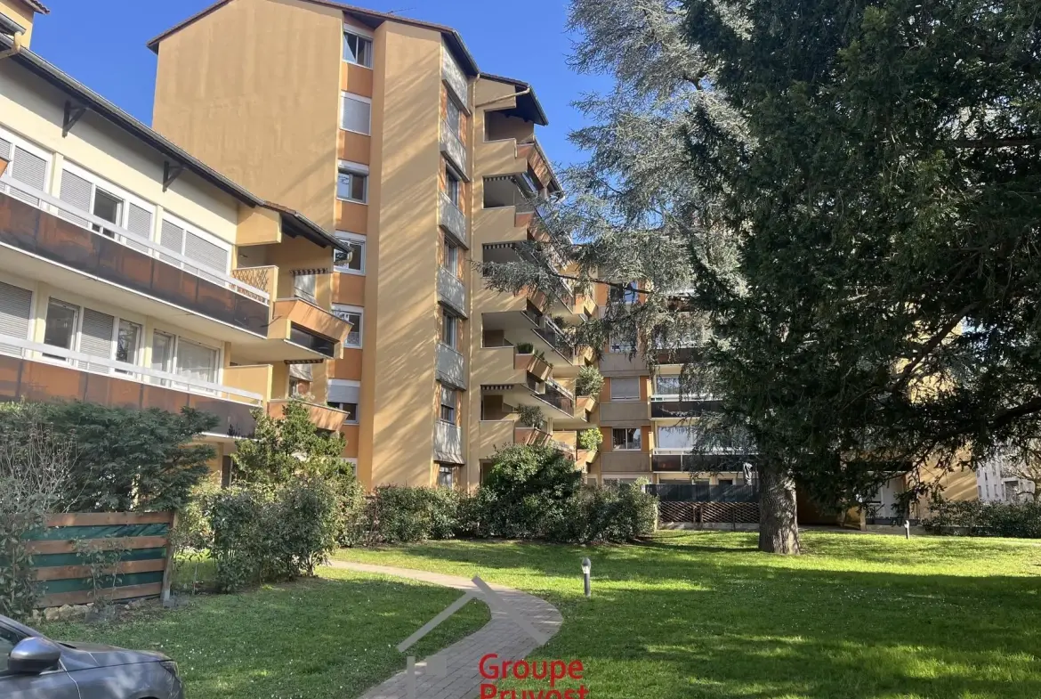 Appartement spacieux de 112 m² avec 4 chambres à Villefranche-sur-Saône 