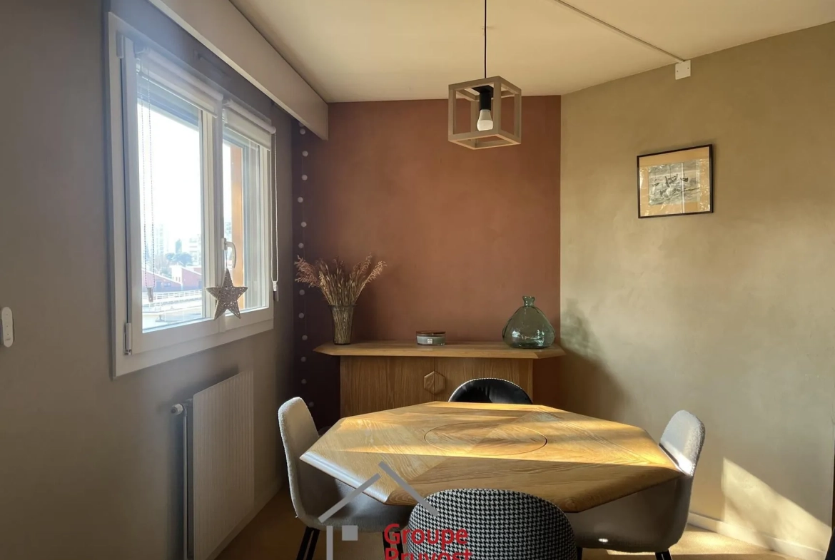 Appartement spacieux de 112 m² avec 4 chambres à Villefranche-sur-Saône 