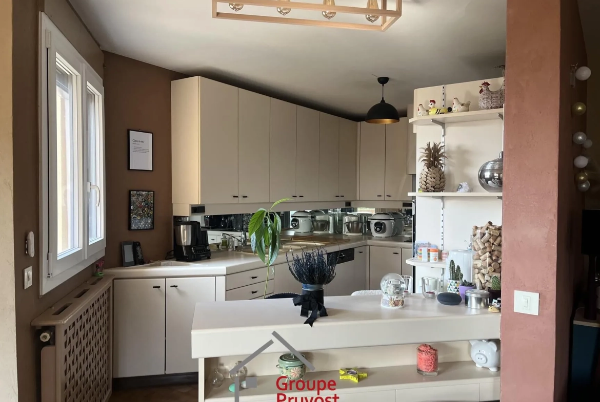 Appartement spacieux de 112 m² avec 4 chambres à Villefranche-sur-Saône 