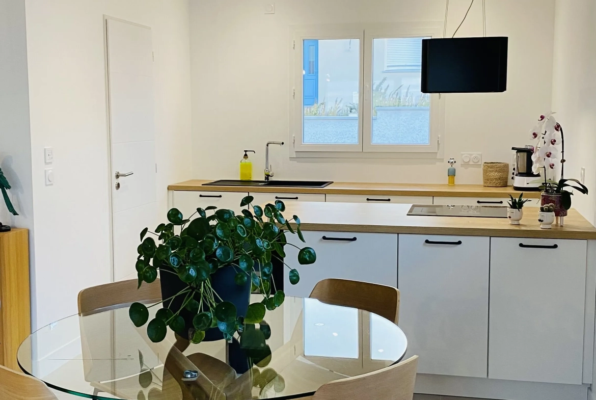 Maison neuve RE 2020 à construire à Pins-Justaret avec 3 chambres et options personnalisables 