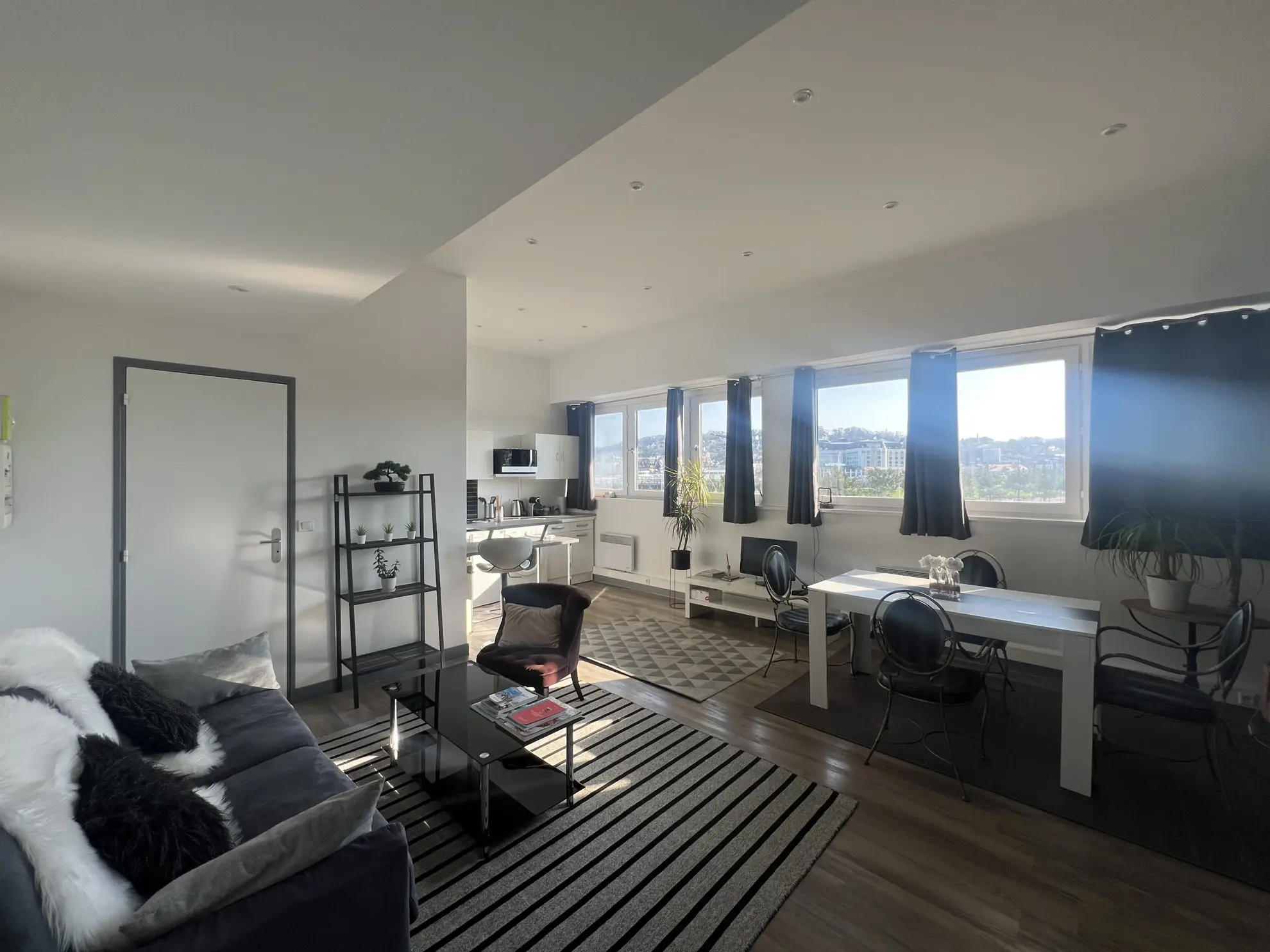 Studio à vendre à Deauville avec vue mer, idéal investissement ou pied-à-terre 