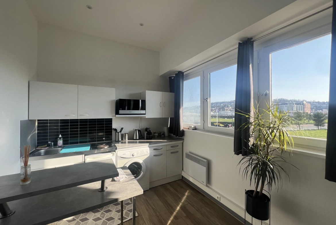 Studio à vendre à Deauville avec vue mer, idéal investissement ou pied-à-terre 