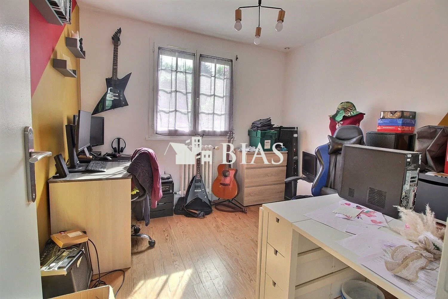 Belle maison à vendre à Barentin avec grand sous-sol et 3 chambres 