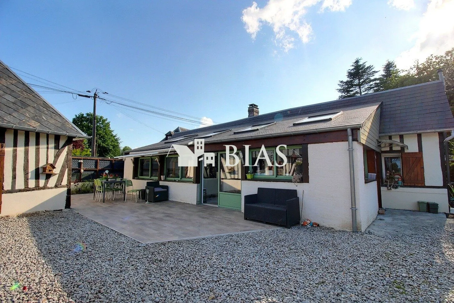 Maison de village normande avec jardin proche Brionne et Bernay 