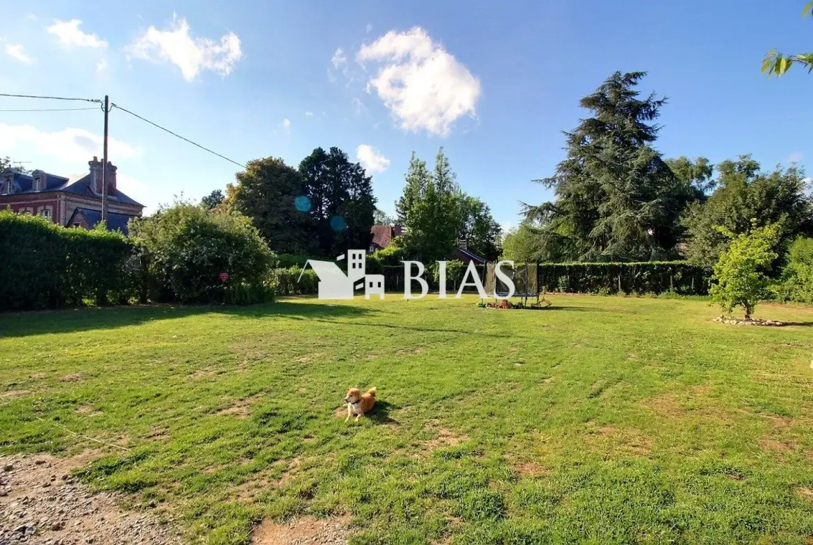 Maison de village normande avec jardin proche Brionne et Bernay 
