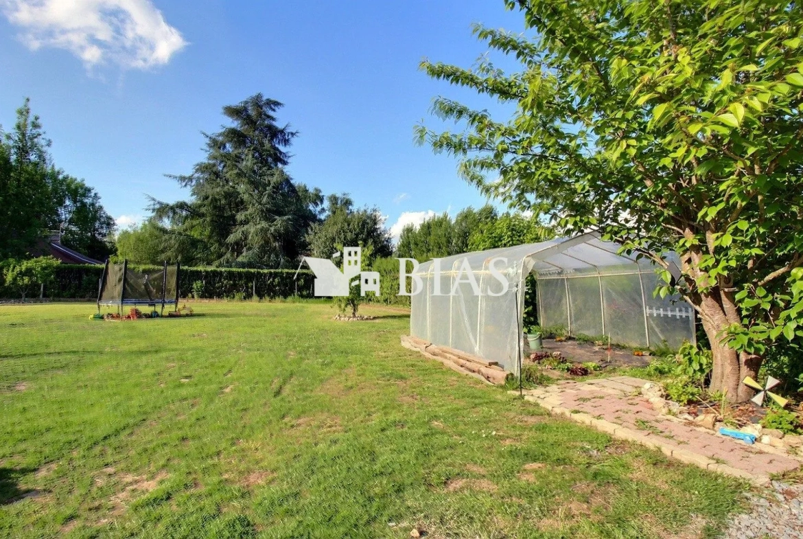 Maison de village normande avec jardin proche Brionne et Bernay 
