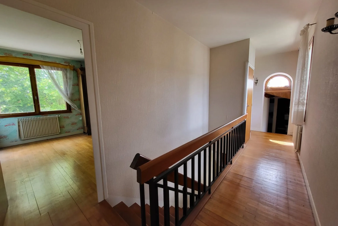 Belle maison familiale avec grand garage à Loulay (17330) 