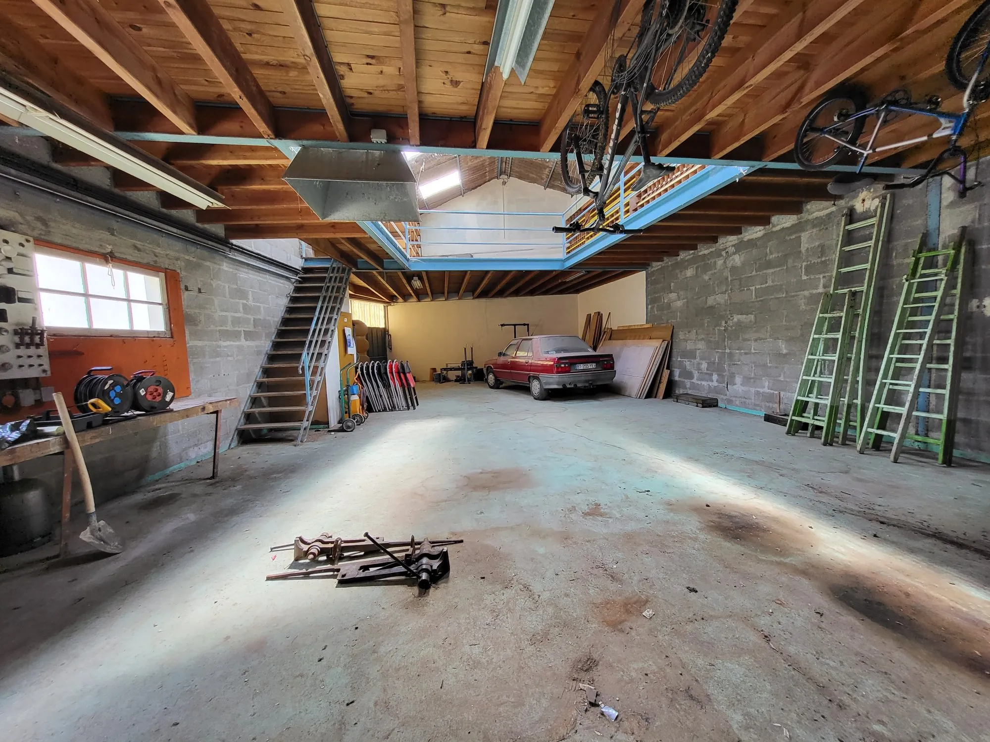 Belle maison familiale avec grand garage à Loulay (17330) 