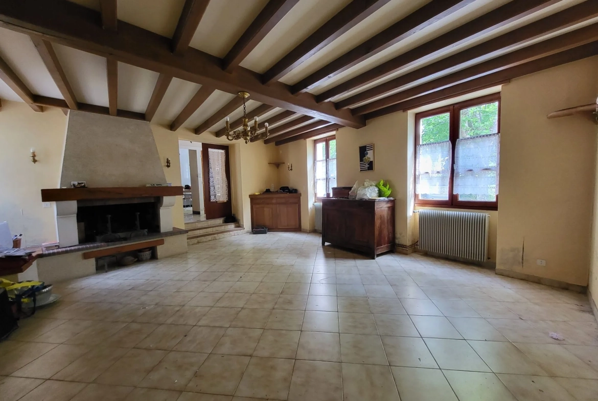Belle maison familiale avec grand garage à Loulay (17330) 