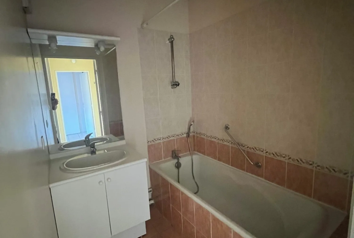 Appartement à vendre à Mâcon – 3 pièces, 65 m² avec garage double, proche centre-ville et gare 