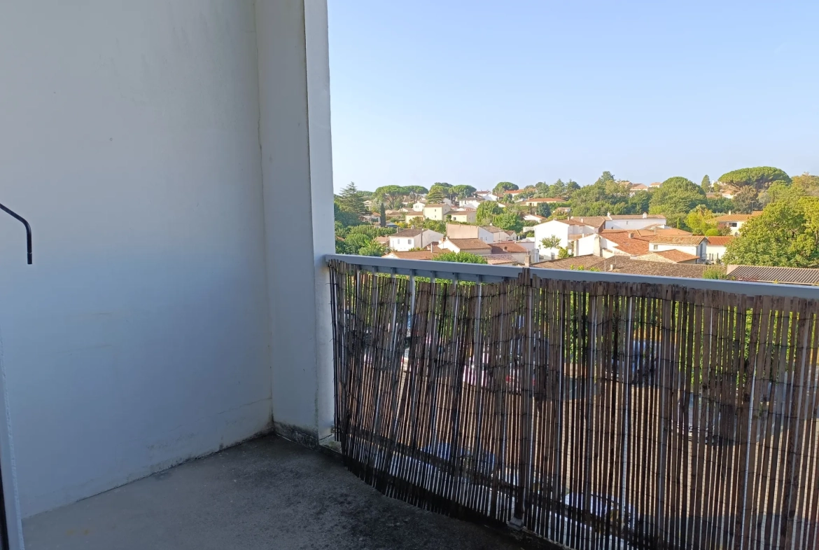 Appartement T2 duplex avec balcon, parking privé à Meschers-sur-Gironde 