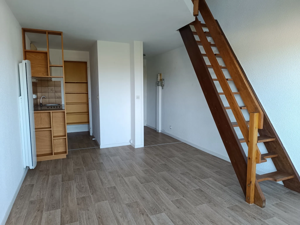 Appartement T2 duplex avec balcon, parking privé à Meschers-sur-Gironde