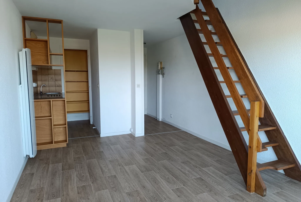 Appartement T2 duplex avec balcon, parking privé à Meschers-sur-Gironde 