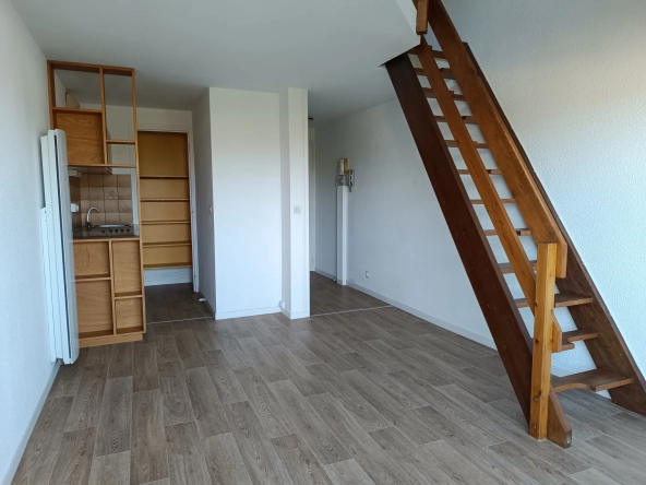 Appartement T2 duplex avec balcon, parking privé à Meschers-sur-Gironde
