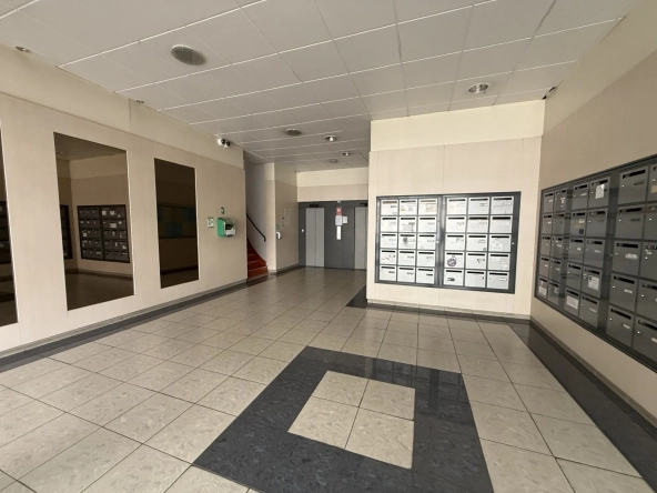 Bureau de 35 m² à Place RABELAIS, Tours - Espace professionnel modulable