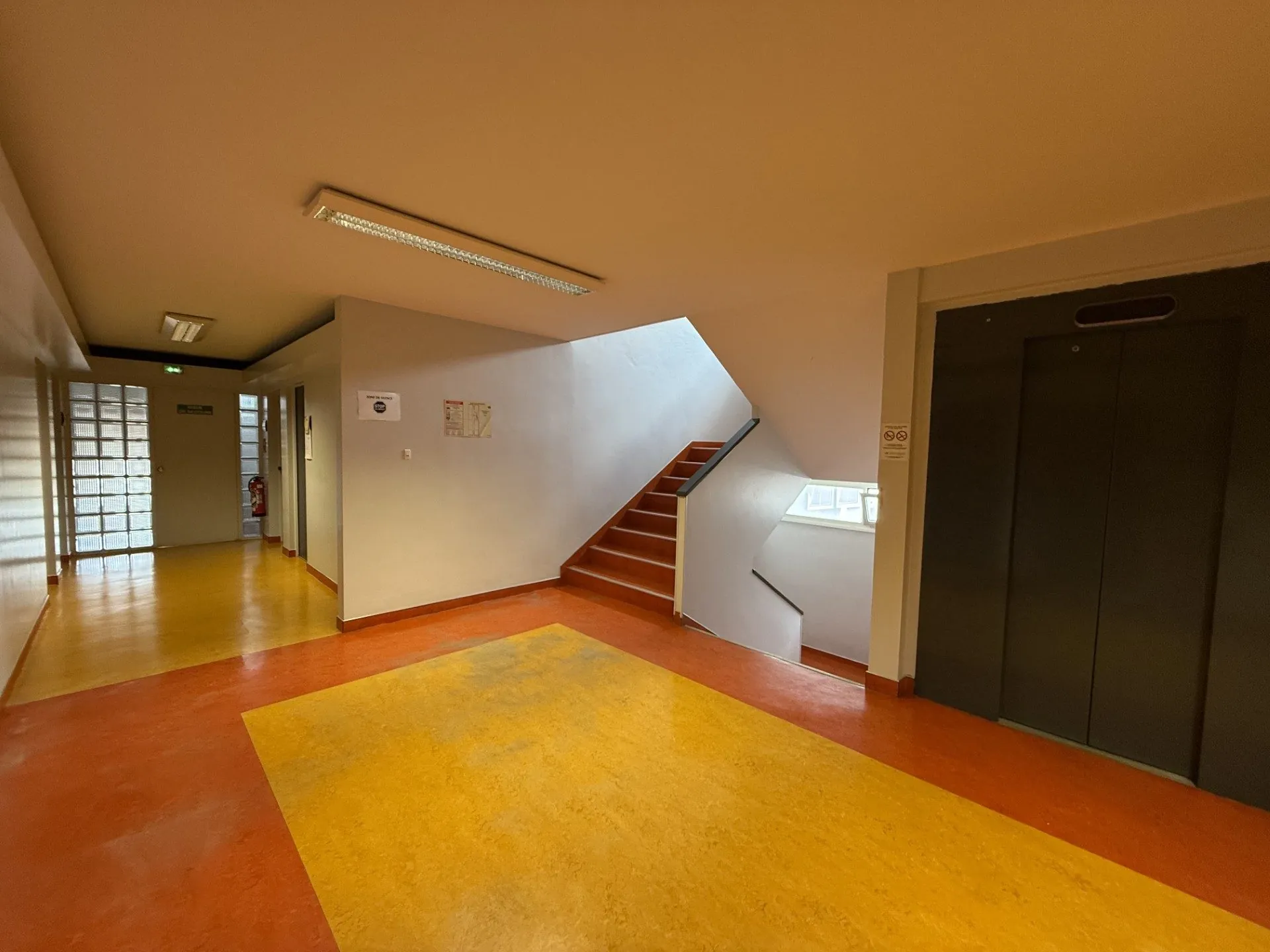 Bureau de 35 m² à Place RABELAIS, Tours - Espace professionnel modulable 