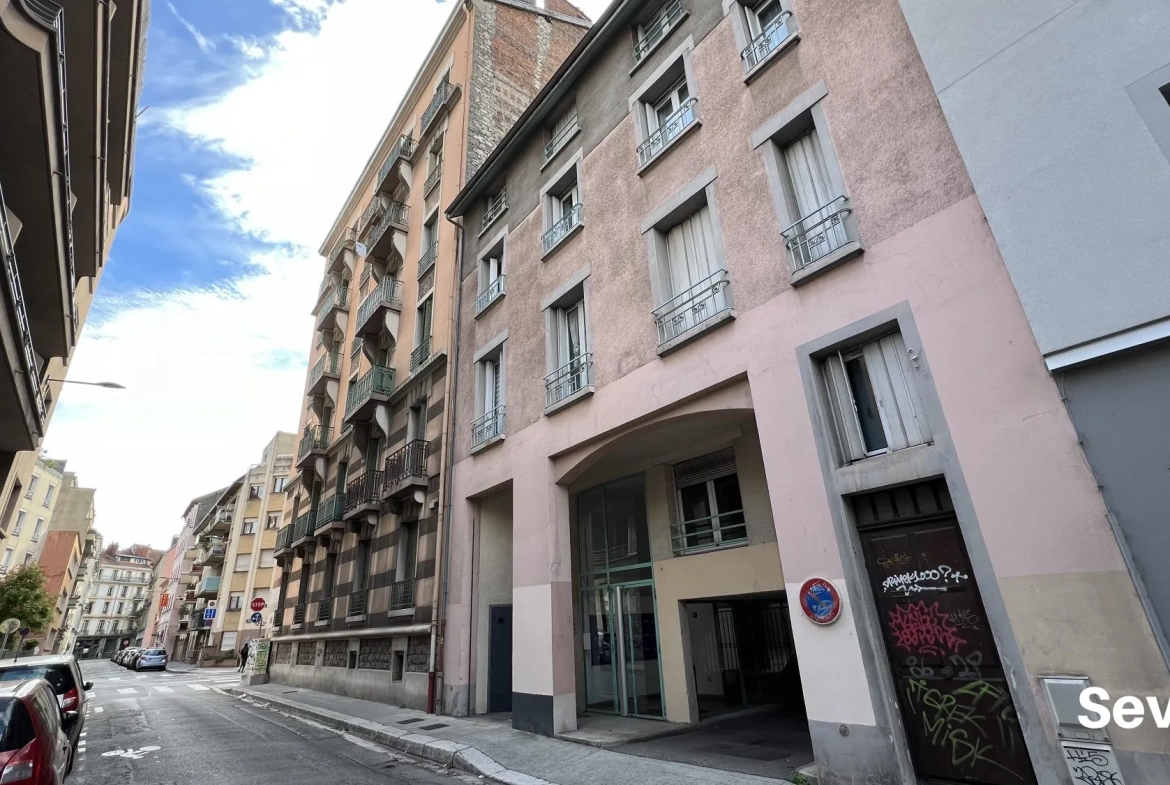 Studio meublé à vendre proche de la gare à Grenoble - 17 m² idéal investissement 