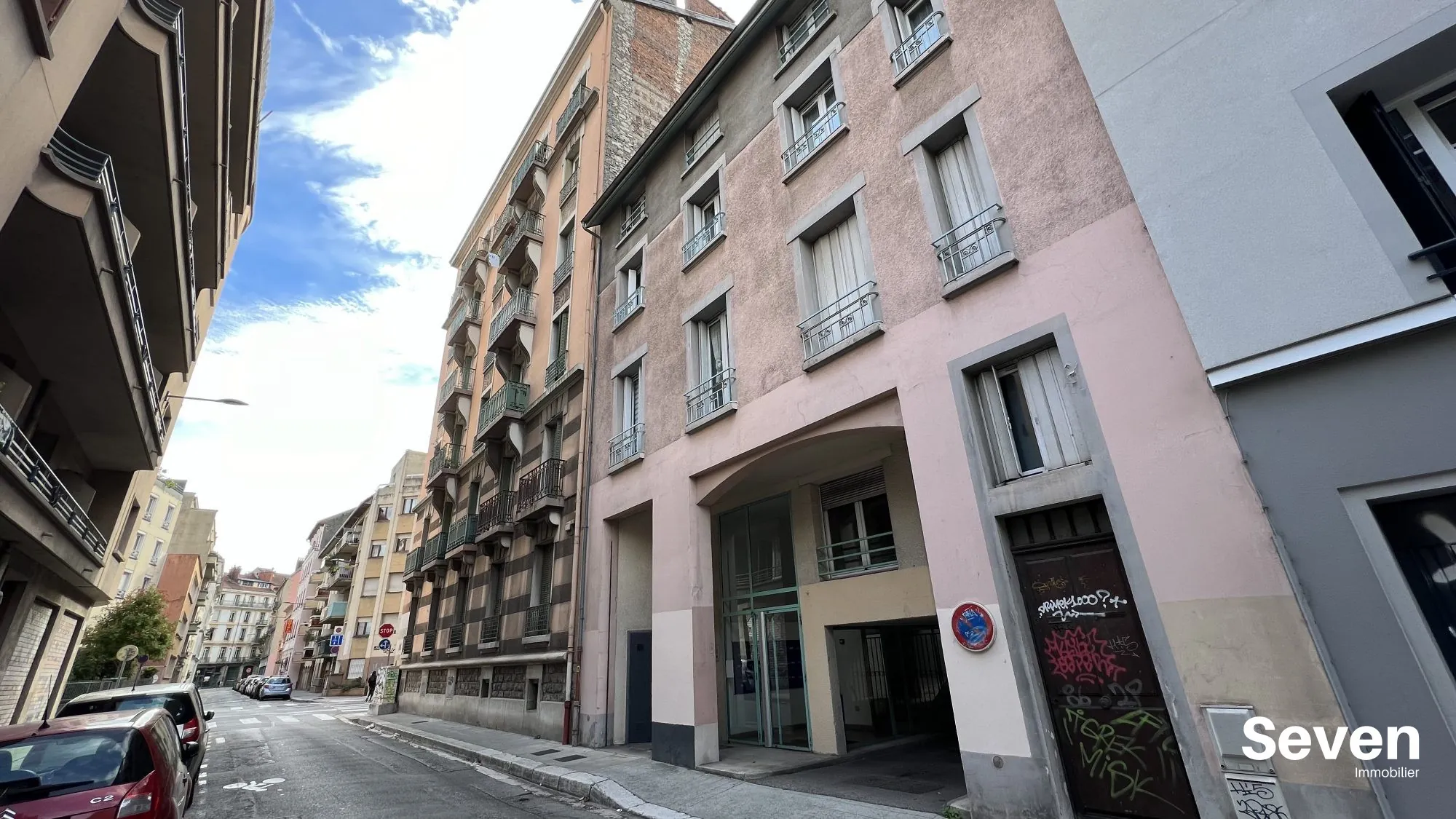 Studio meublé à vendre proche de la gare à Grenoble - 17 m² idéal investissement 