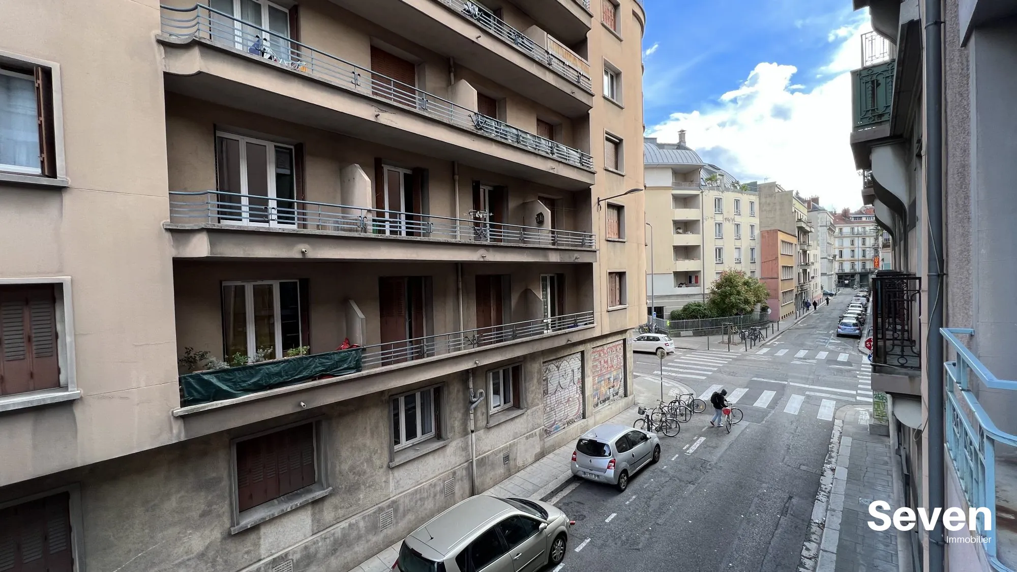 Studio meublé à vendre proche de la gare à Grenoble - 17 m² idéal investissement 