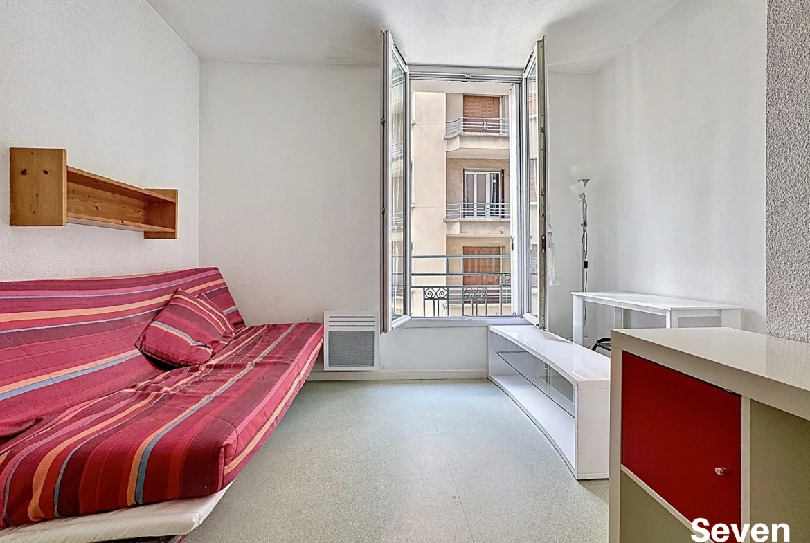 Studio meublé à vendre proche de la gare à Grenoble - 17 m² idéal investissement 