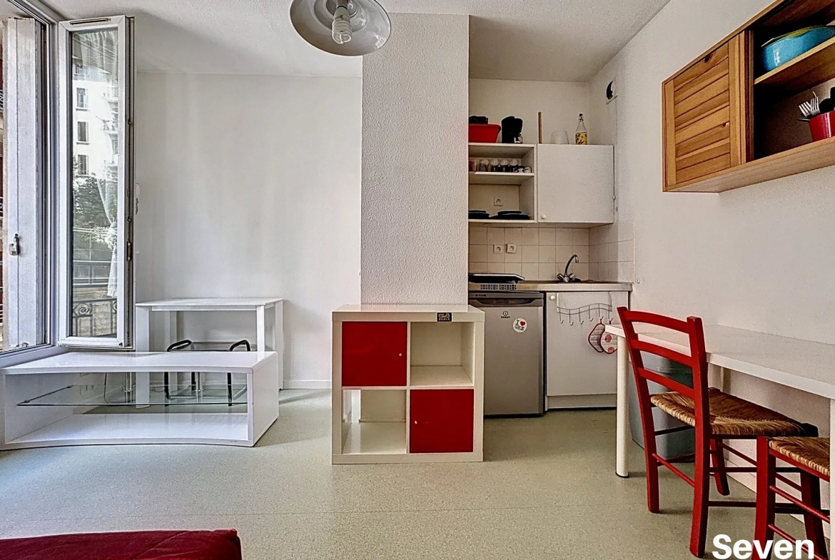 Studio meublé à vendre proche de la gare à Grenoble - 17 m² idéal investissement 