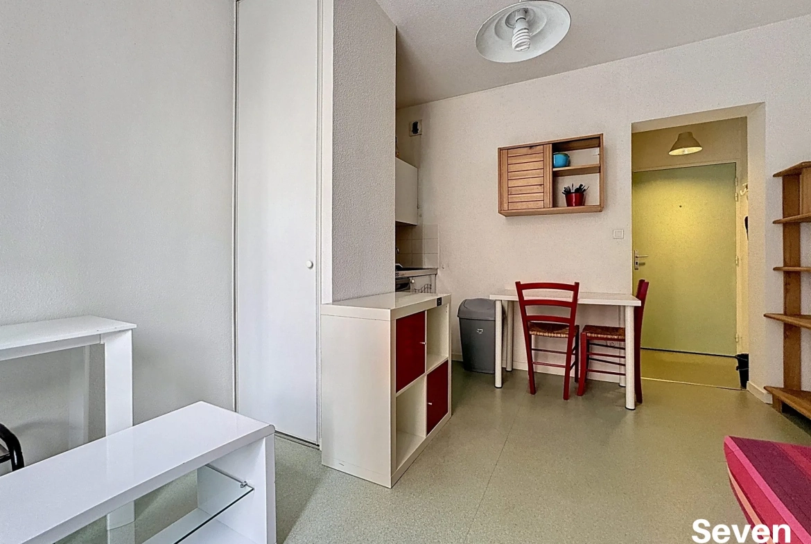 Studio meublé à vendre proche de la gare à Grenoble - 17 m² idéal investissement 