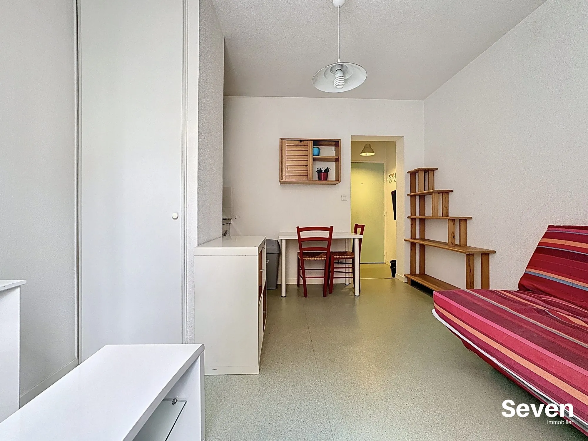 Studio meublé à vendre proche de la gare à Grenoble - 17 m² idéal investissement 