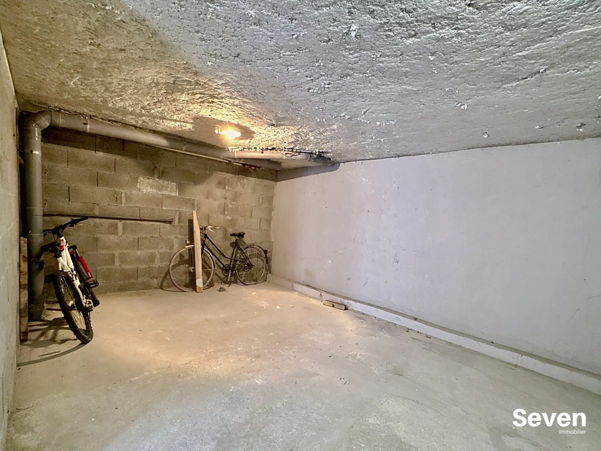 Studio meublé à vendre proche de la gare à Grenoble - 17 m² idéal investissement 