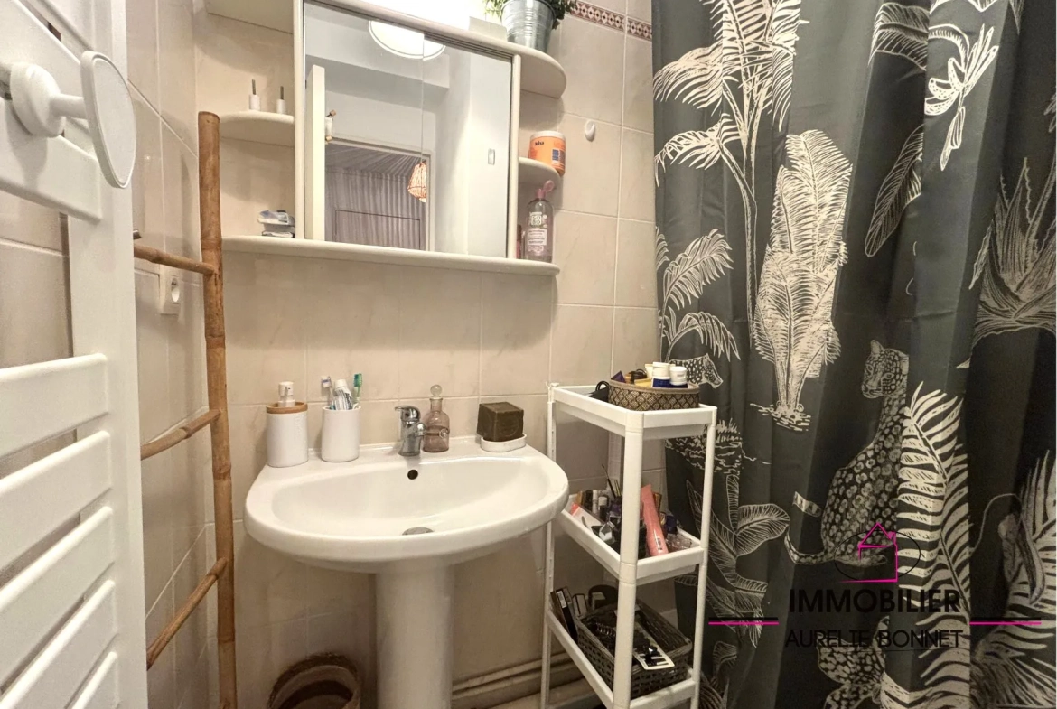 Appartement 42 m² avec jardin et parking proche centre de Lisieux 
