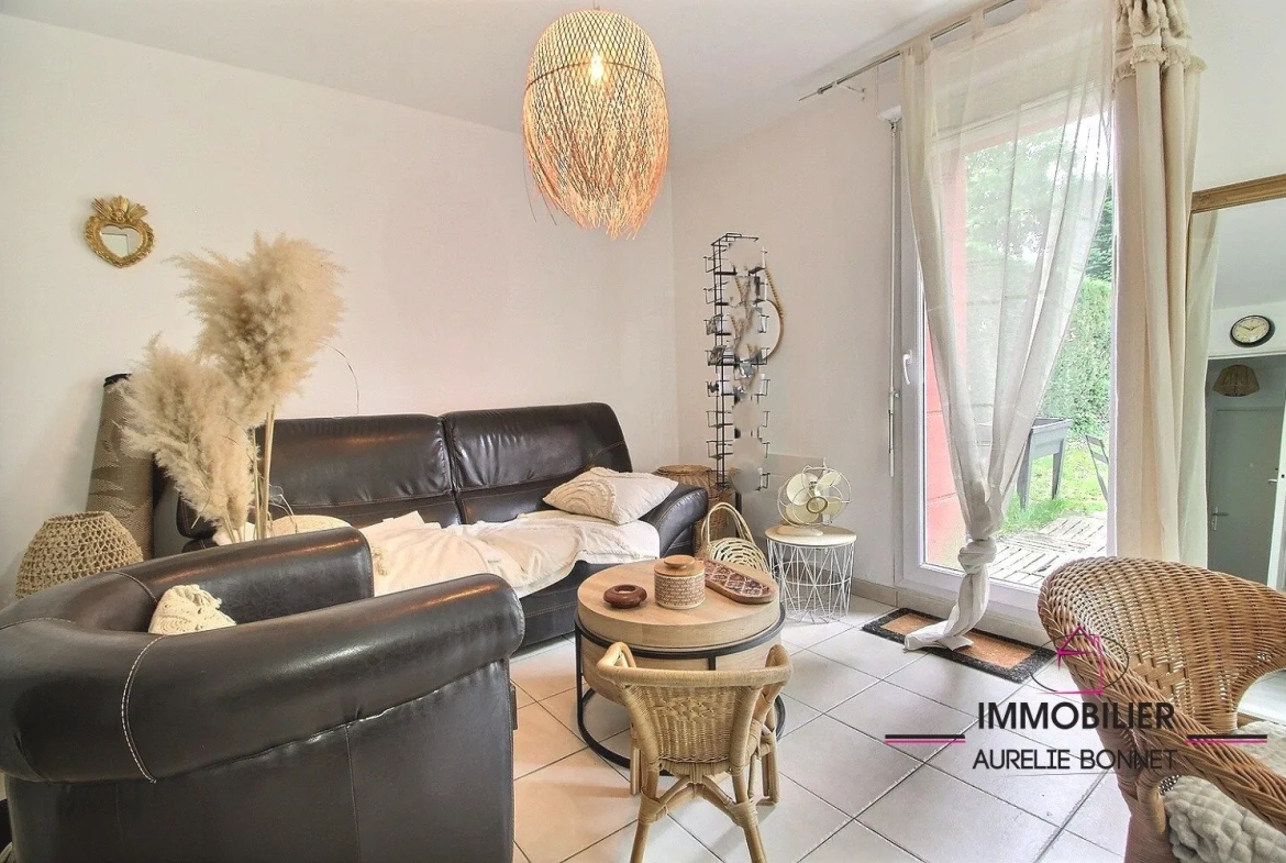 Appartement 42 m² avec jardin et parking proche centre de Lisieux 
