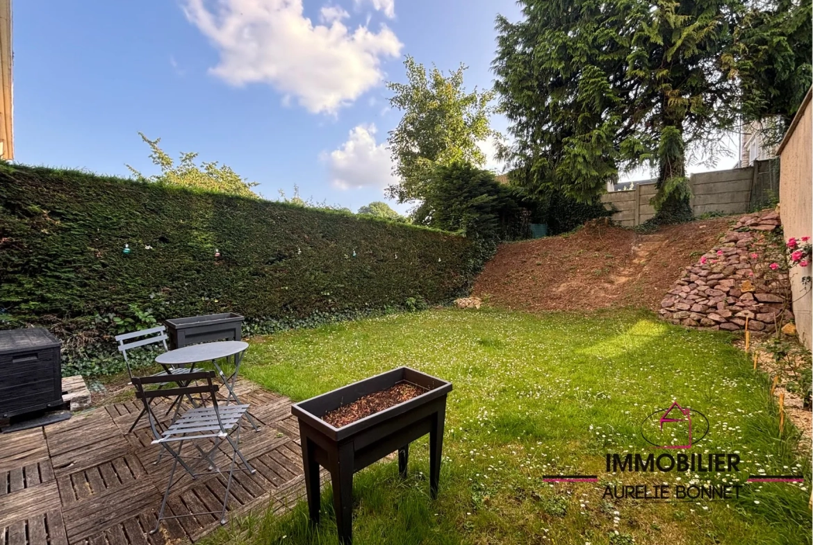 Appartement 42 m² avec jardin et parking proche centre de Lisieux 