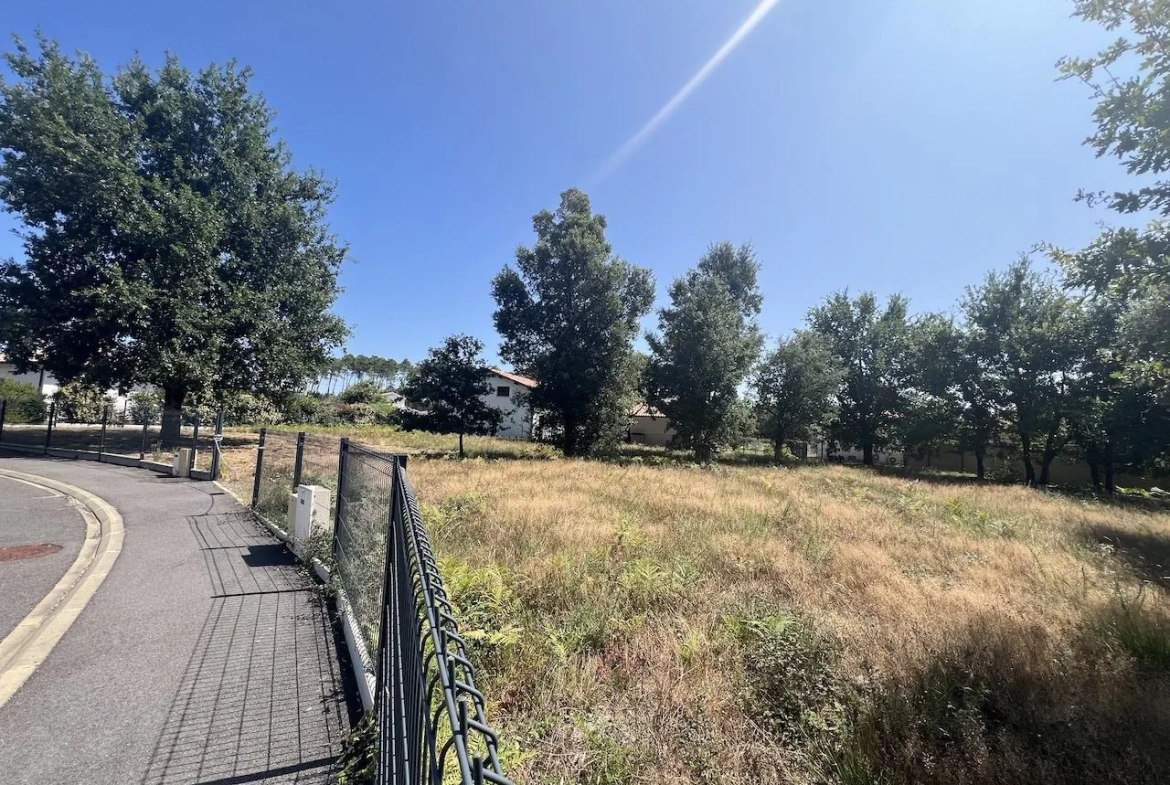 Terrain constructible de 642 m² à Vielle-Saint-Girons, proximité plage et commodités 