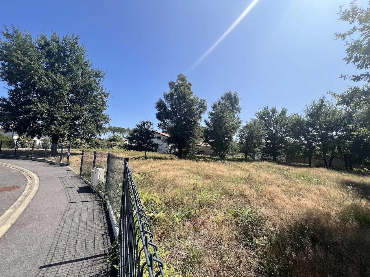 Terrain constructible de 642 m² à Vielle-Saint-Girons, proximité plage et commodités 