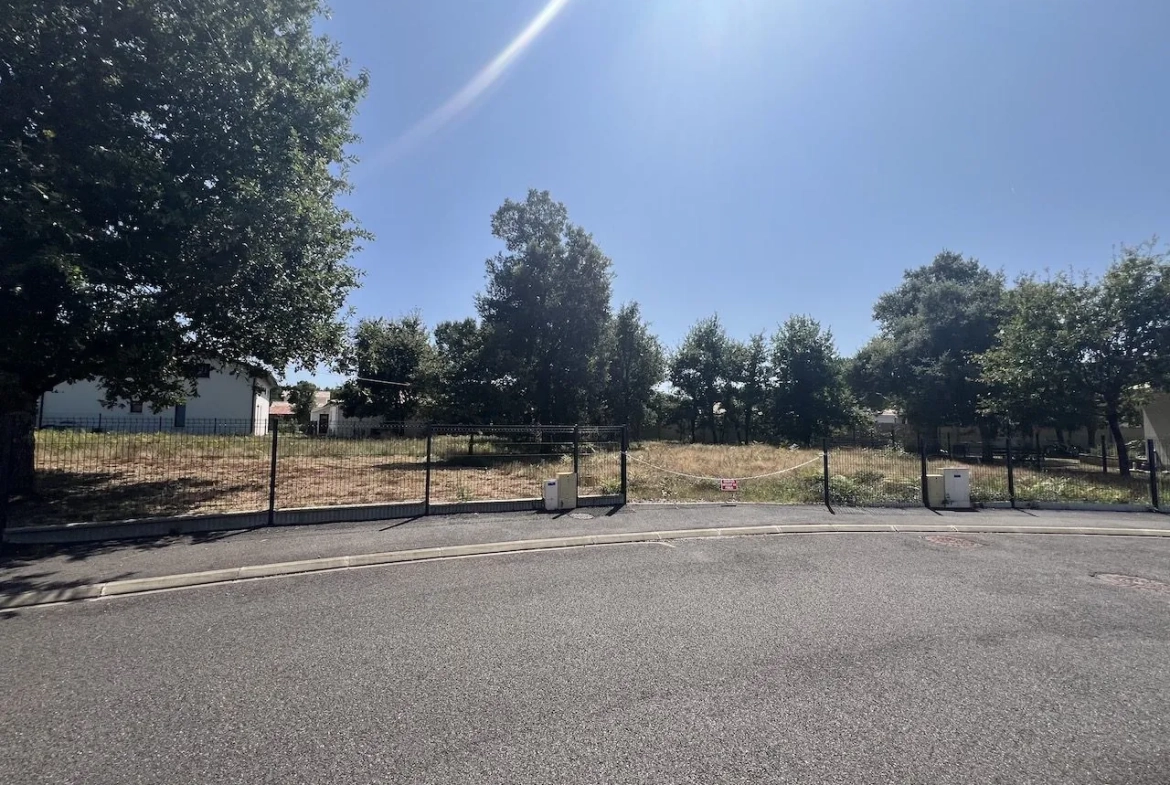 Terrain constructible de 642 m² à Vielle-Saint-Girons, proximité plage et commodités 