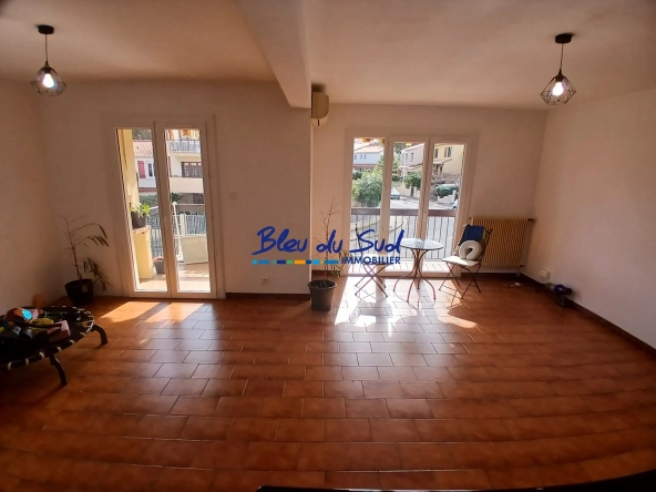 Séjour Appartement traversant de 93 m² à Perpignan Sud avec terrasse et garage