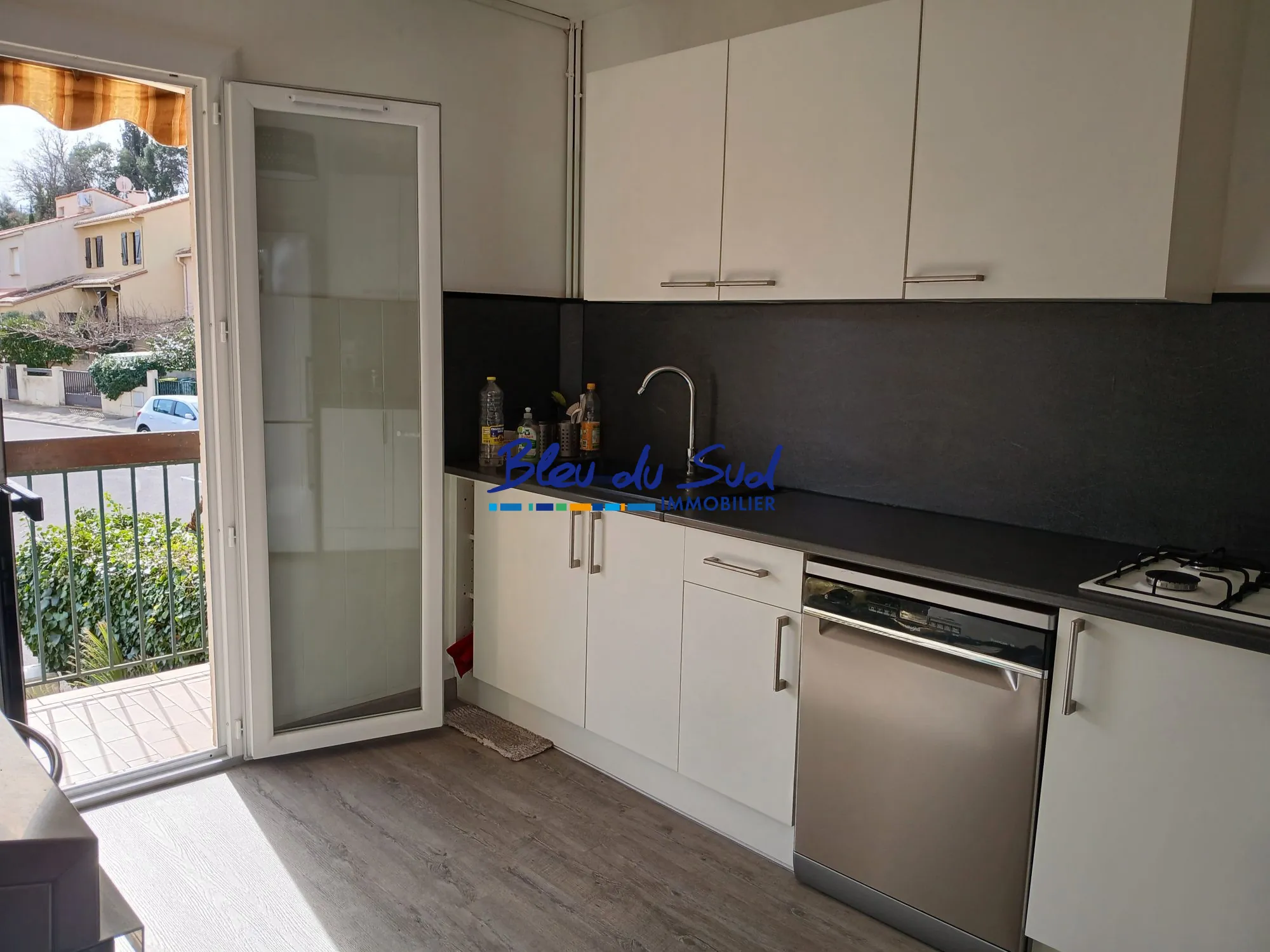 cuisine Appartement traversant de 93 m² à Perpignan Sud avec terrasse et garage 