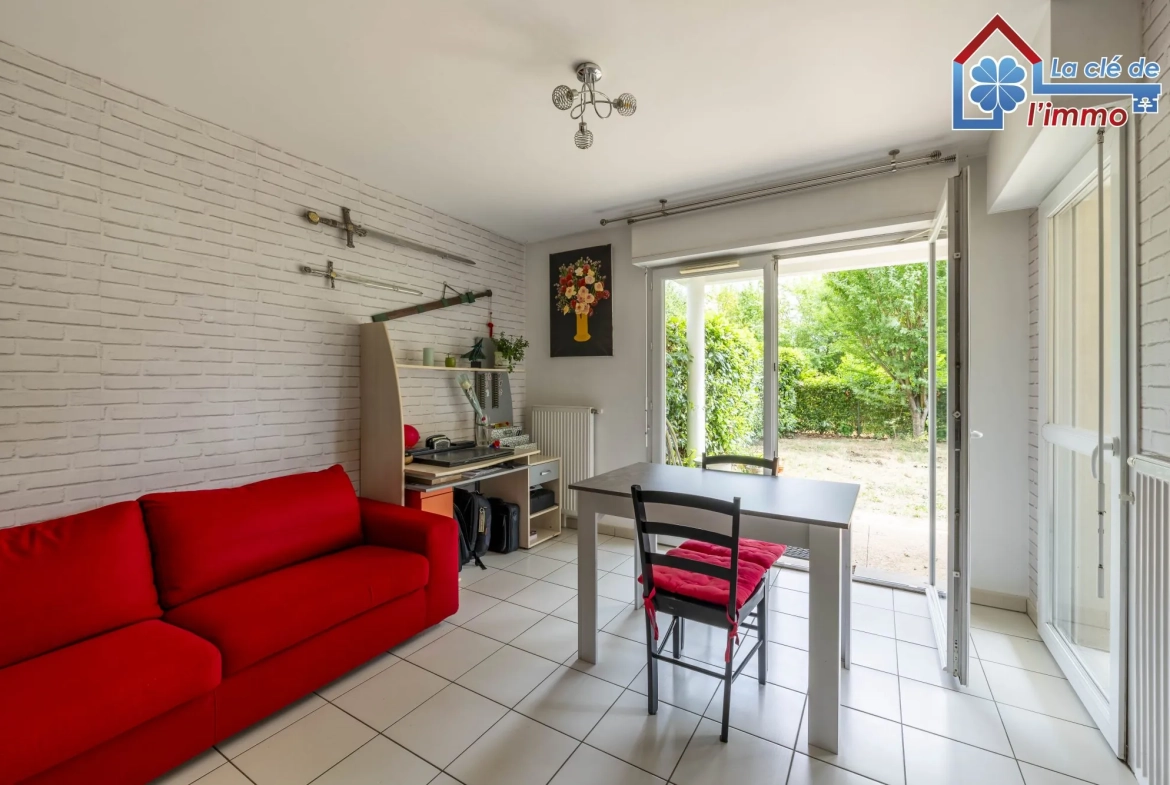 Charmant appartement T2 avec jardin et parking à Lieusaint 