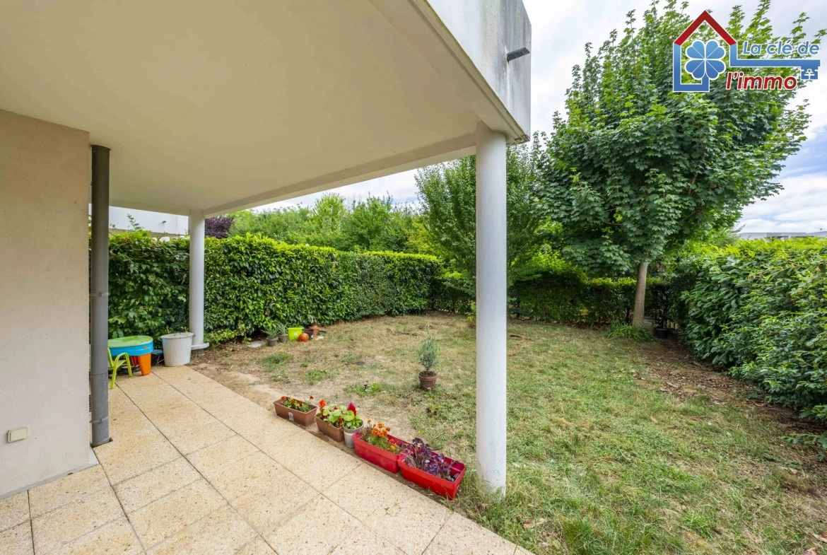 Charmant appartement T2 avec jardin et parking à Lieusaint 