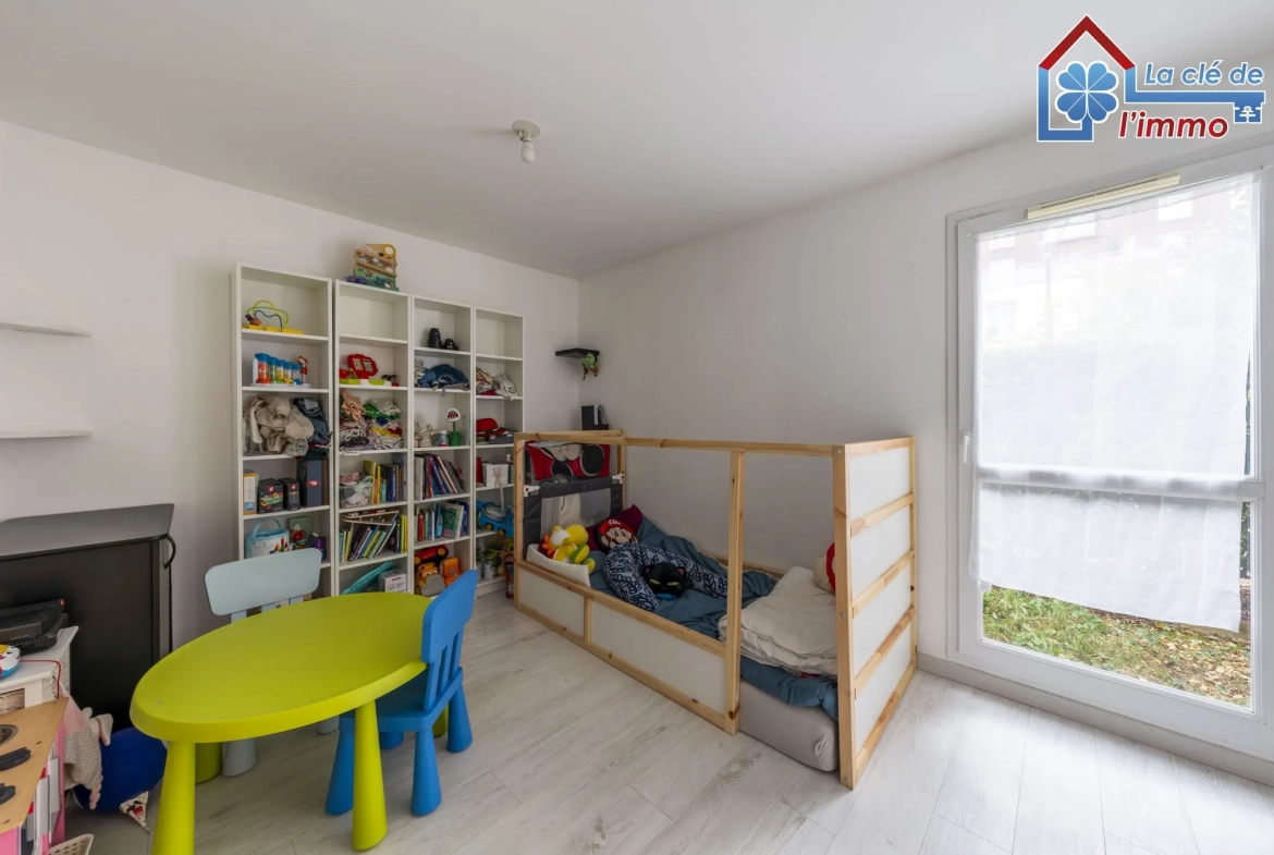 Charmant appartement T2 avec jardin et parking à Lieusaint 