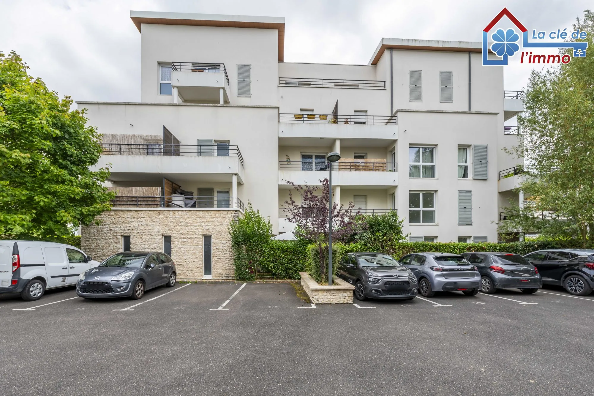 Charmant appartement T2 avec jardin et parking à Lieusaint 