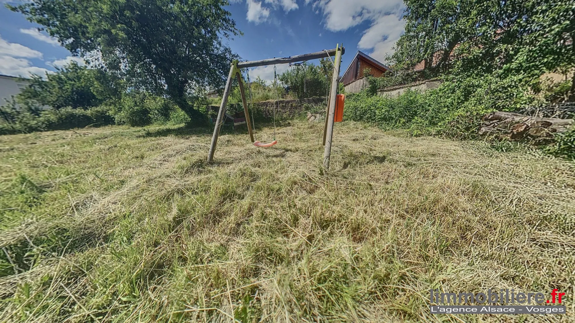 Maison à vendre à Senones (88) – 87 m², terrain clos, proximité écoles 