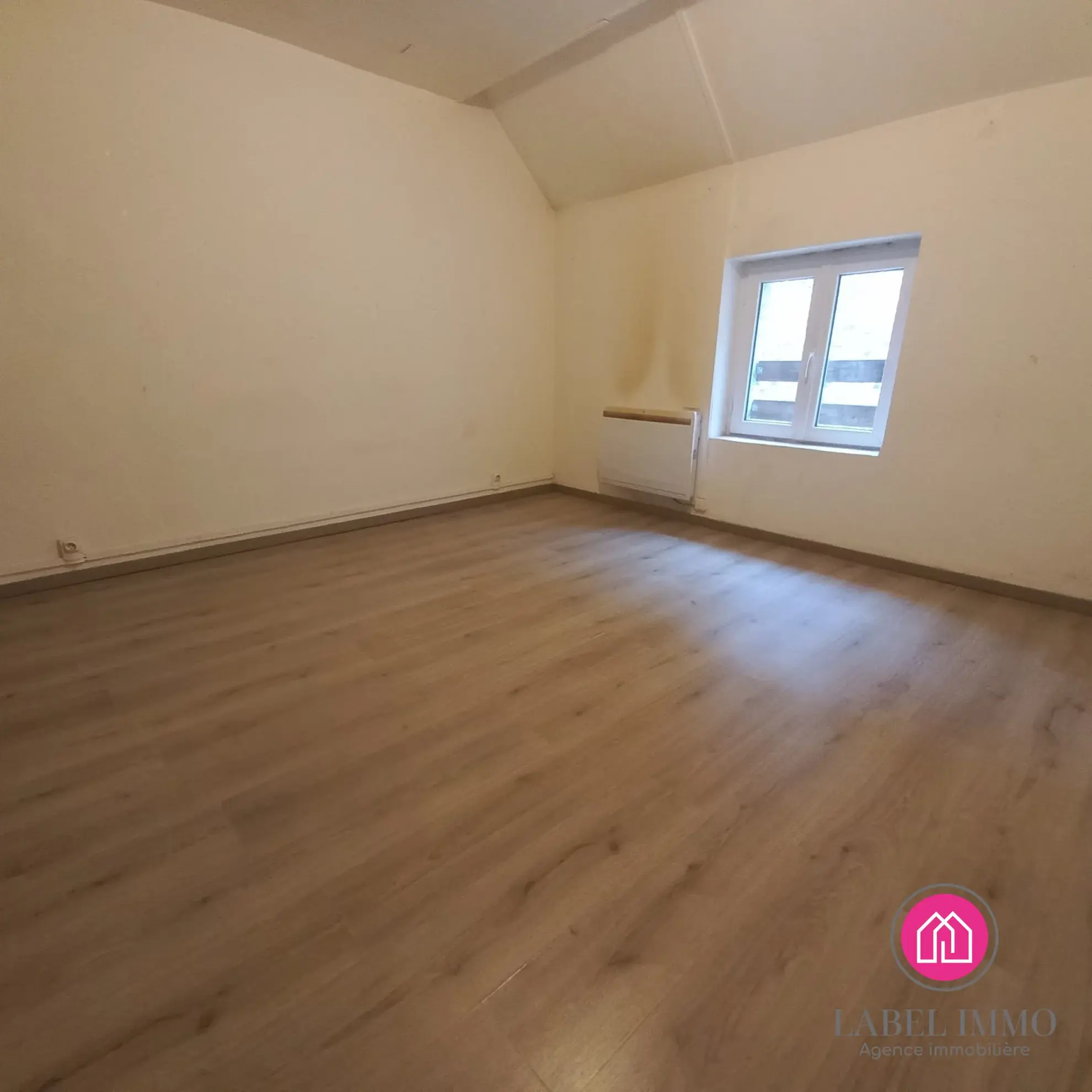 Maison de ville à Saint-Amand-les-Eaux de 65 m² à vendre pour 92 000 € 