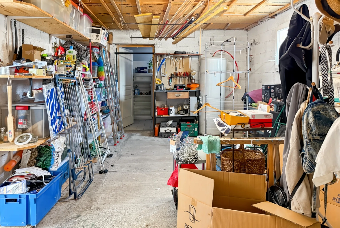Achat maison de plain-pied à Saint Privat - 140 m², 4 chambres, terrasse, garage 