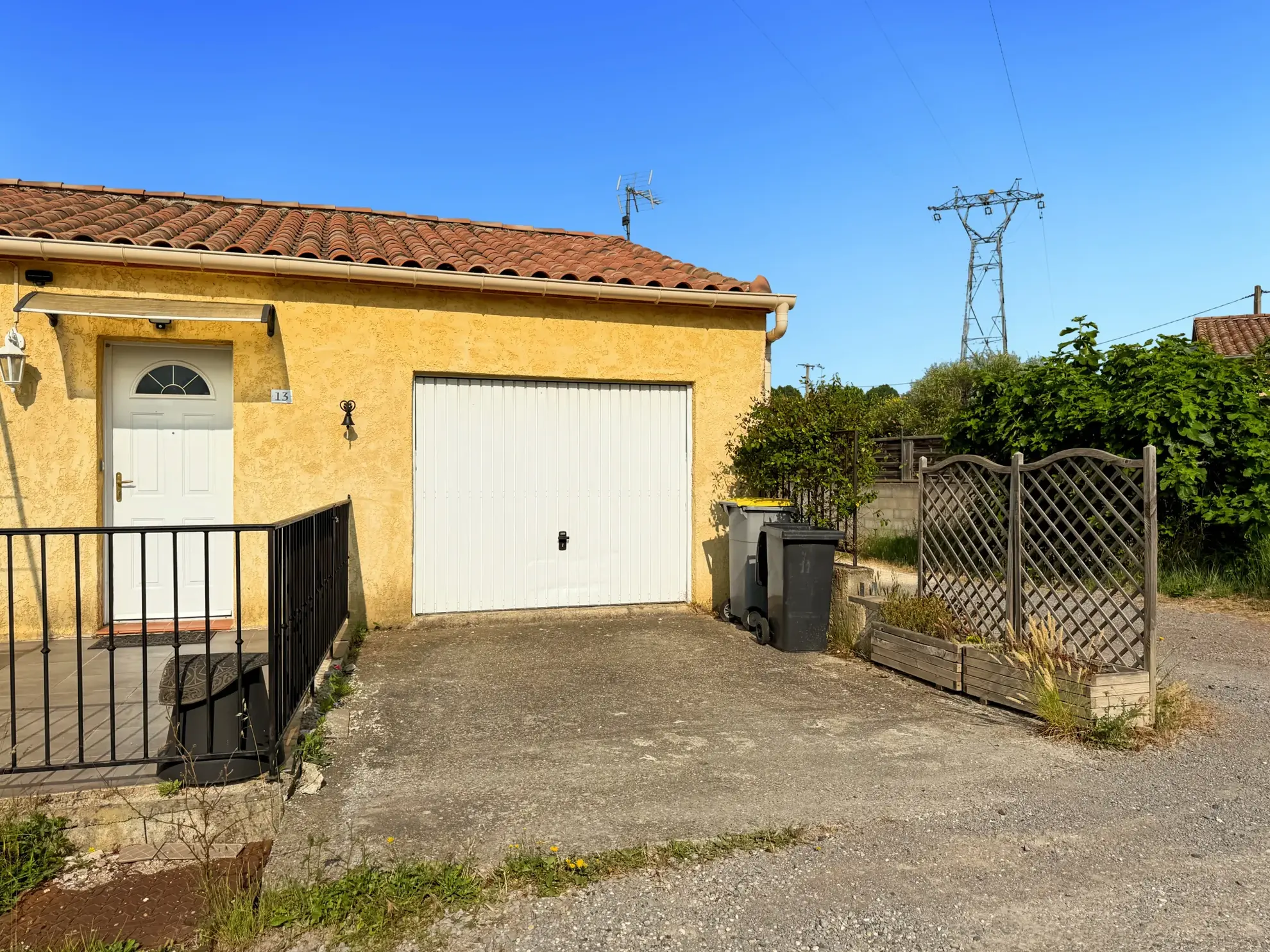 Achat maison de plain-pied à Saint Privat - 140 m², 4 chambres, terrasse, garage 