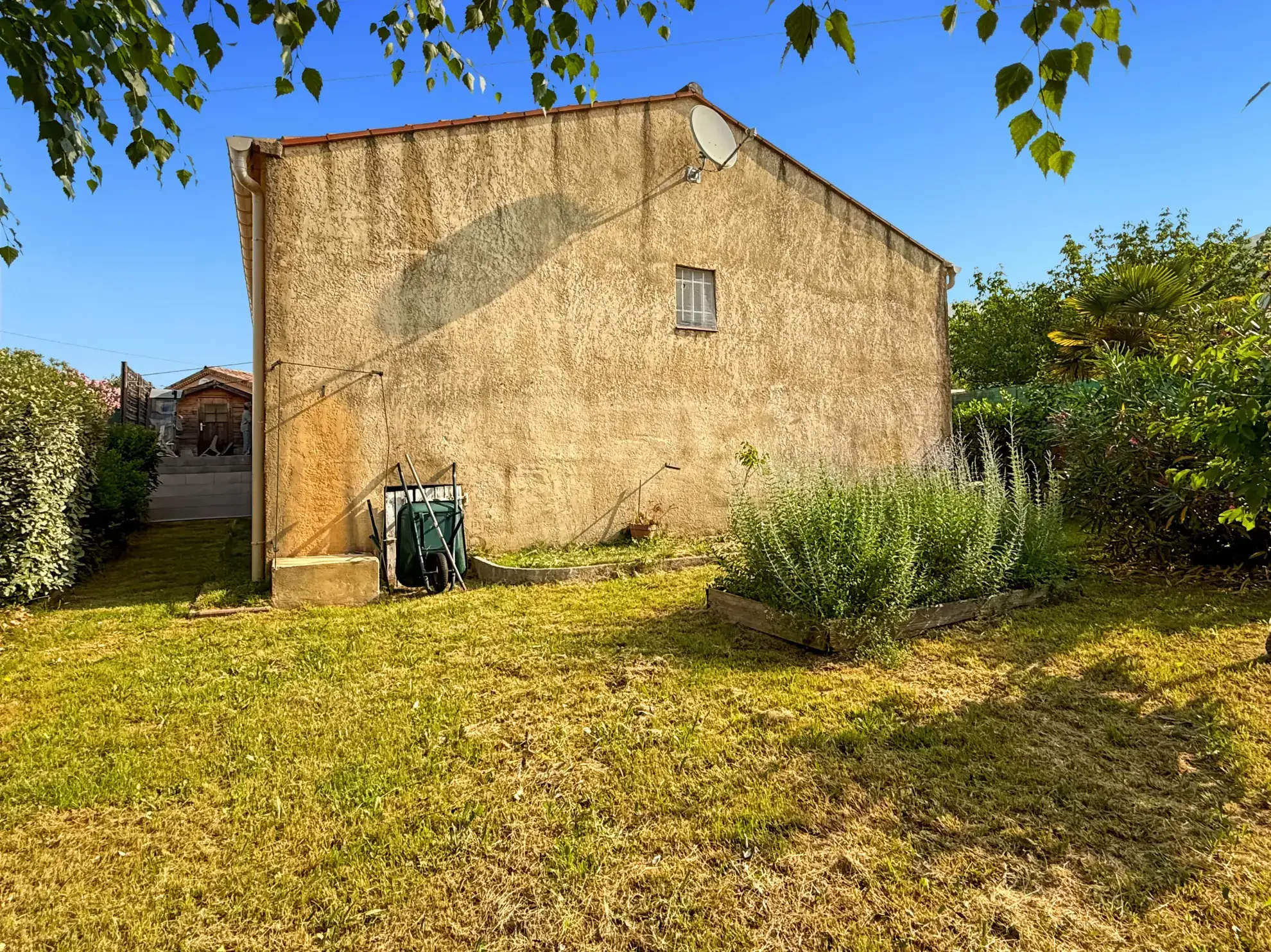 Achat maison de plain-pied à Saint Privat - 140 m², 4 chambres, terrasse, garage 