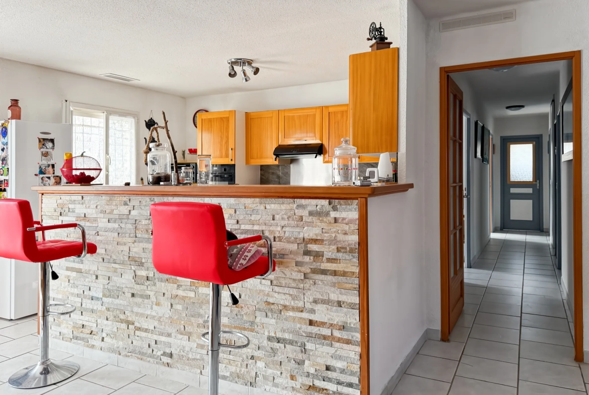 Achat maison de plain-pied à Saint Privat - 140 m², 4 chambres, terrasse, garage 