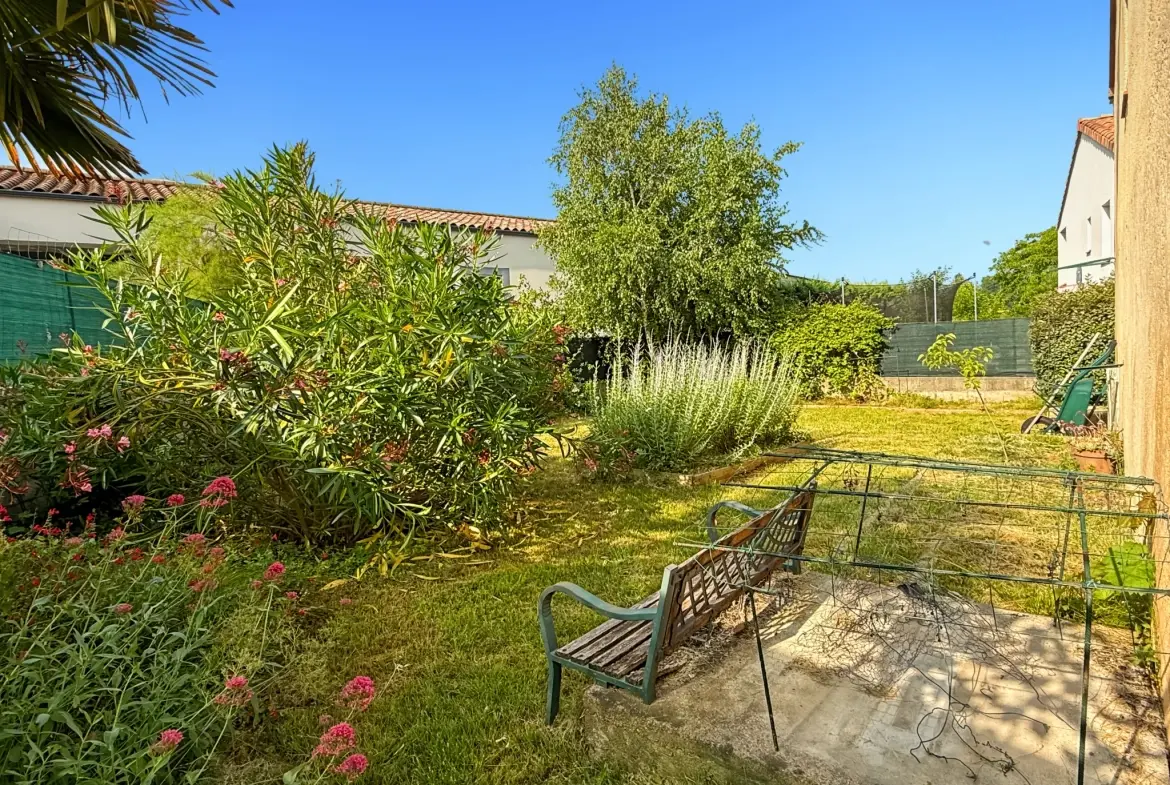 Achat maison de plain-pied à Saint Privat - 140 m², 4 chambres, terrasse, garage 